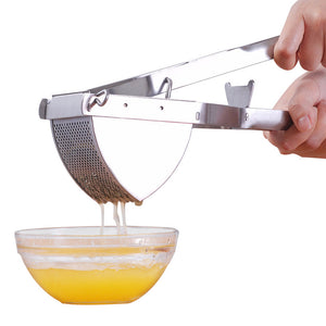 Stainless Steel Potato manual masher，baby food strainers，Food Masher Squeezer（Triangle）